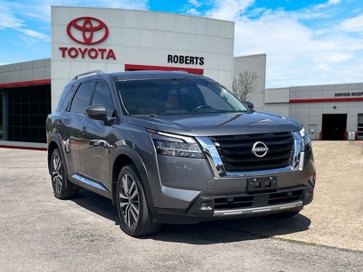 Used 2022 Nissan Pathfinder Platinum w/ Cargo Package