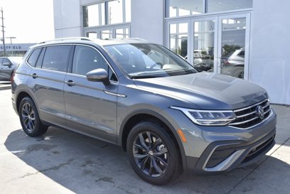 New 2024 Volkswagen Tiguan SE