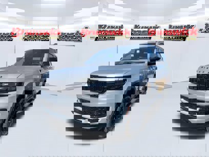 New 2025 Jeep Wagoneer Series II w/ Convenience Group I