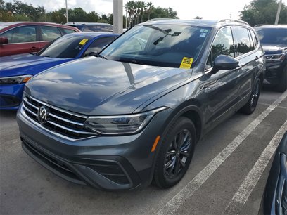 Used 2023 Volkswagen Tiguan SE w/ Panoramic Sunroof Package