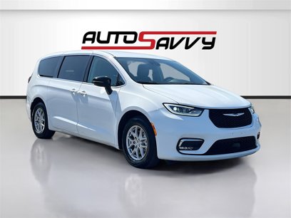 Used 2024 Chrysler Pacifica Touring-L