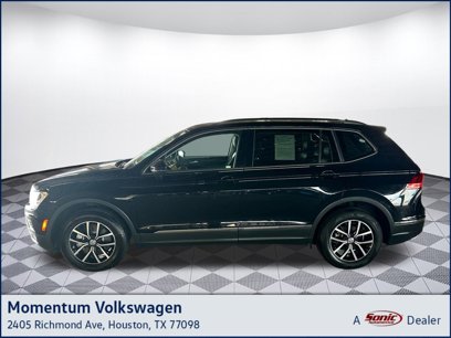 Used 2021 Volkswagen Tiguan SE w/ Panoramic Sunroof Package