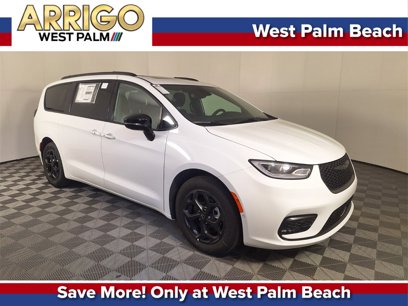 New 2025 Chrysler Pacifica Premium
