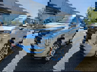 New 2025 Mitsubishi Outlander ES