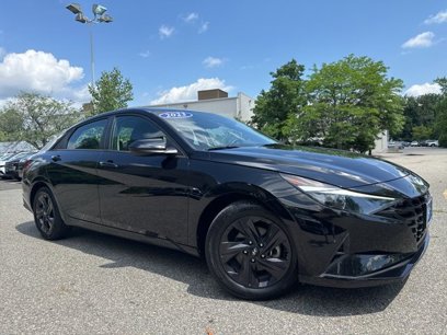 Certified 2023 Hyundai Elantra SEL w/ Cargo Package
