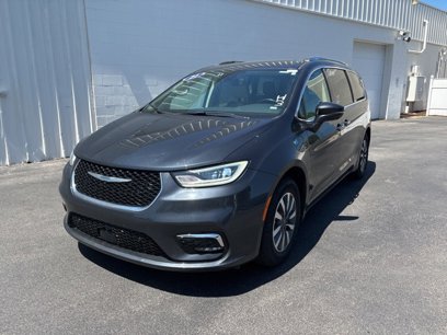 Used 2021 Chrysler Pacifica Touring-L