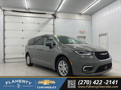Used 2023 Chrysler Pacifica Touring-L