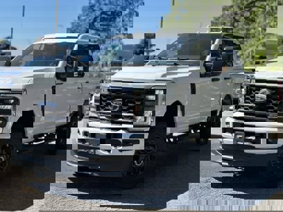 New 2025 Ford F350 XLT w/ Tremor Off-Road Package