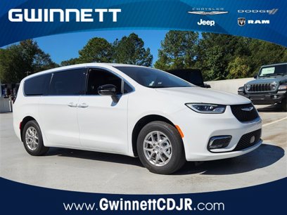 New 2025 Chrysler Pacifica Select