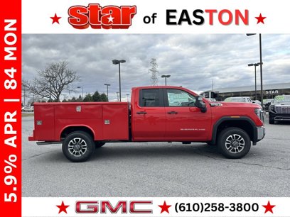 New 2025 GMC Sierra 3500 Pro w/ Convenience Package