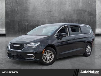 Used 2023 Chrysler Pacifica Touring-L