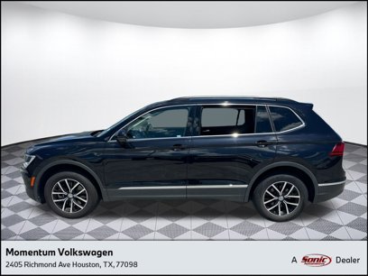 Used 2021 Volkswagen Tiguan SE w/ Panoramic Sunroof Package