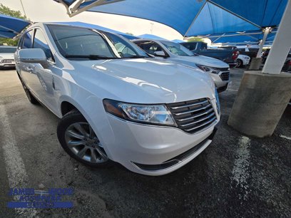 Used 2017 Lincoln MKT FWD