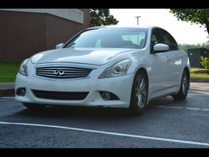 Used 2015 INFINITI Q40 w/ Moonroof Package