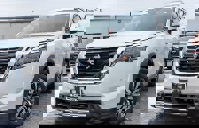 New 2025 Nissan Pathfinder SL
