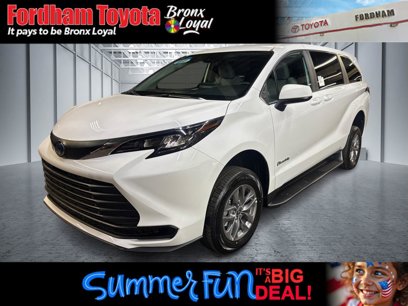 Used 2025 Toyota Sienna LE