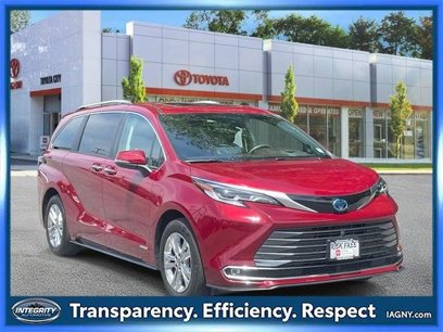 Certified 2021 Toyota Sienna Platinum
