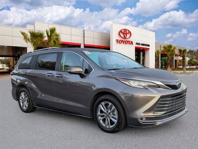 Certified 2022 Toyota Sienna Limited
