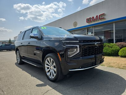 New 2025 Chevrolet Suburban Premier w/ Sun And Tow Package
