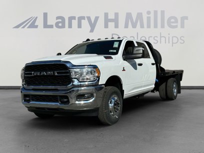 New 2024 RAM 3500 Tradesman w/ Chrome Appearance Group