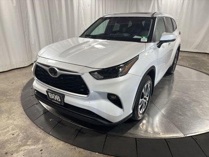 Used 2023 Toyota Highlander XLE