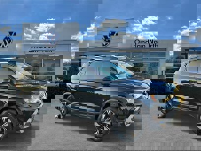 New 2025 Volkswagen Taos SE