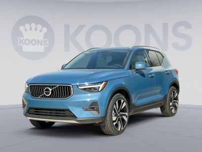 New 2025 Volvo XC40 B5 Ultra w/ Climate Package