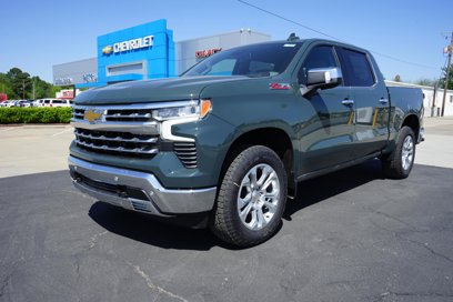 New 2025 Chevrolet Silverado 1500 LTZ w/ LTZ Premium Package