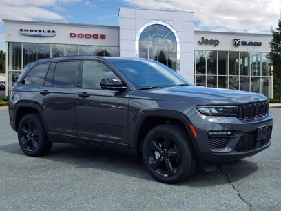 New 2025 Jeep Grand Cherokee Limited w/ Black Appearance Package