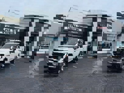 New 2024 GMC Sierra 2500 Pro w/ Convenience Package