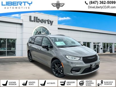 New 2025 Chrysler Pacifica Limited