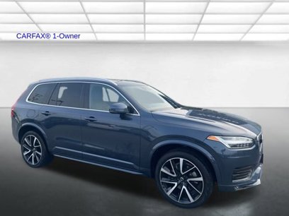 Used 2022 Volvo XC90 T6 Momentum w/ Advanced Package