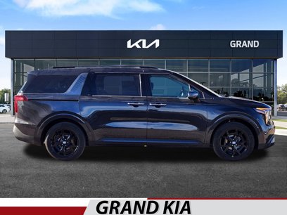 New 2025 Kia Carnival SX