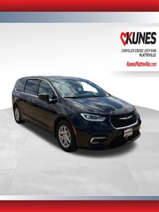 Used 2023 Chrysler Pacifica Touring-L