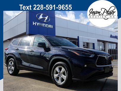 Used 2023 Toyota Highlander LE