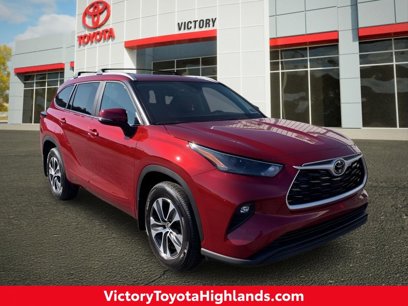 New 2025 Toyota Highlander XLE