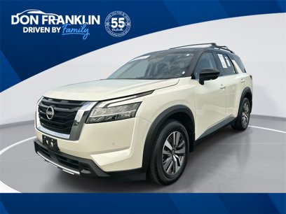 Used 2023 Nissan Pathfinder SL