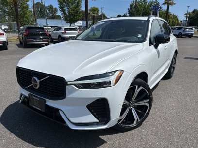 Used 2023 Volvo XC60 B5 Ultimate w/ Climate Package