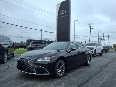 New 2025 Lexus ES 300h w/ Luxury Package