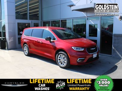 New 2025 Chrysler Pacifica Select