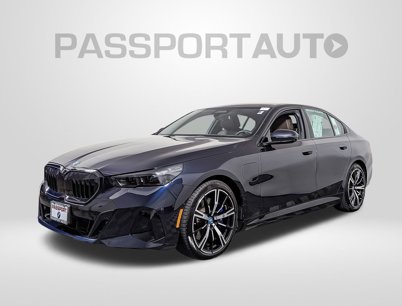 Used 2025 BMW 550e xDrive w/ Premium Package