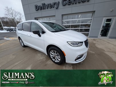 New 2025 Chrysler Pacifica Select