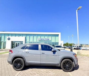 Used 2021 Volkswagen Atlas Cross Sport SE w/ 20" Black Wheels Package