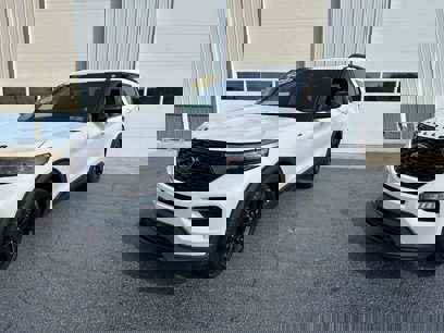 Certified 2022 Ford Explorer ST-Line w/ Class IV Trailer Tow Package