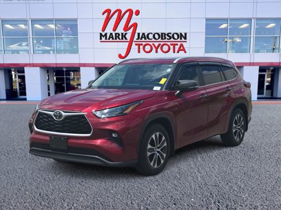 Used 2023 Toyota Highlander XLE