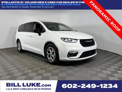 Certified 2024 Chrysler Pacifica Limited w/ Uconnect Theater Family Group
