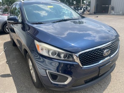 Used 2017 Kia Sorento LX w/ LX Convenience Package