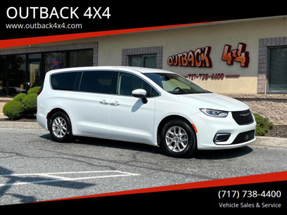 Used 2023 Chrysler Pacifica Touring-L