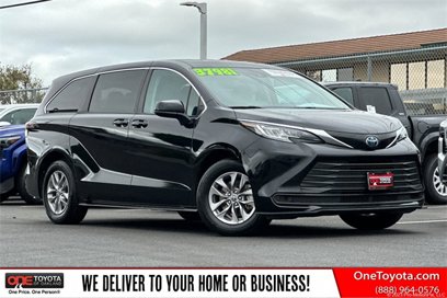 Used 2023 Toyota Sienna LE