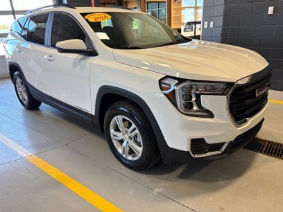 Used 2024 GMC Terrain SLE w/ Driver Convenience Package